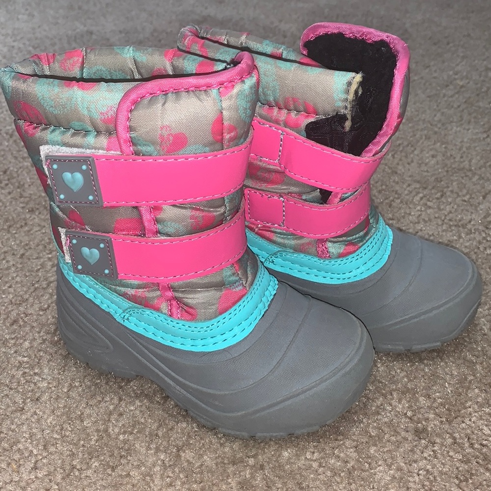 Gently used snow boots!